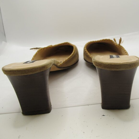 Adrienne Vittadini camel suede heel with leather detail trim 8.5N - Picture 4 of 7
